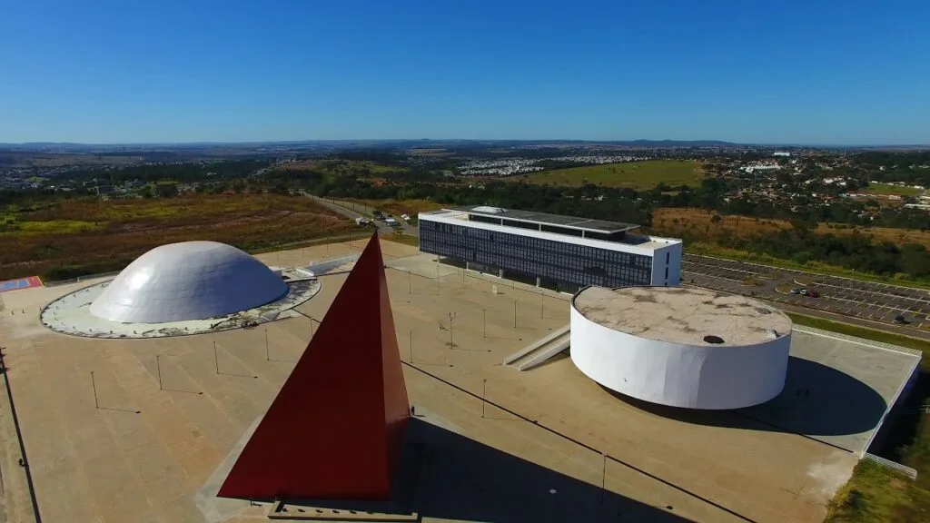 Aluguel de Painel de LED em Centro Cultural Oscar Niemeyer (CCON) - Led Midia Brasil